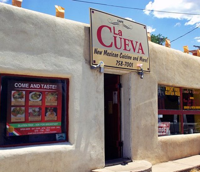 la-cueva-cafe